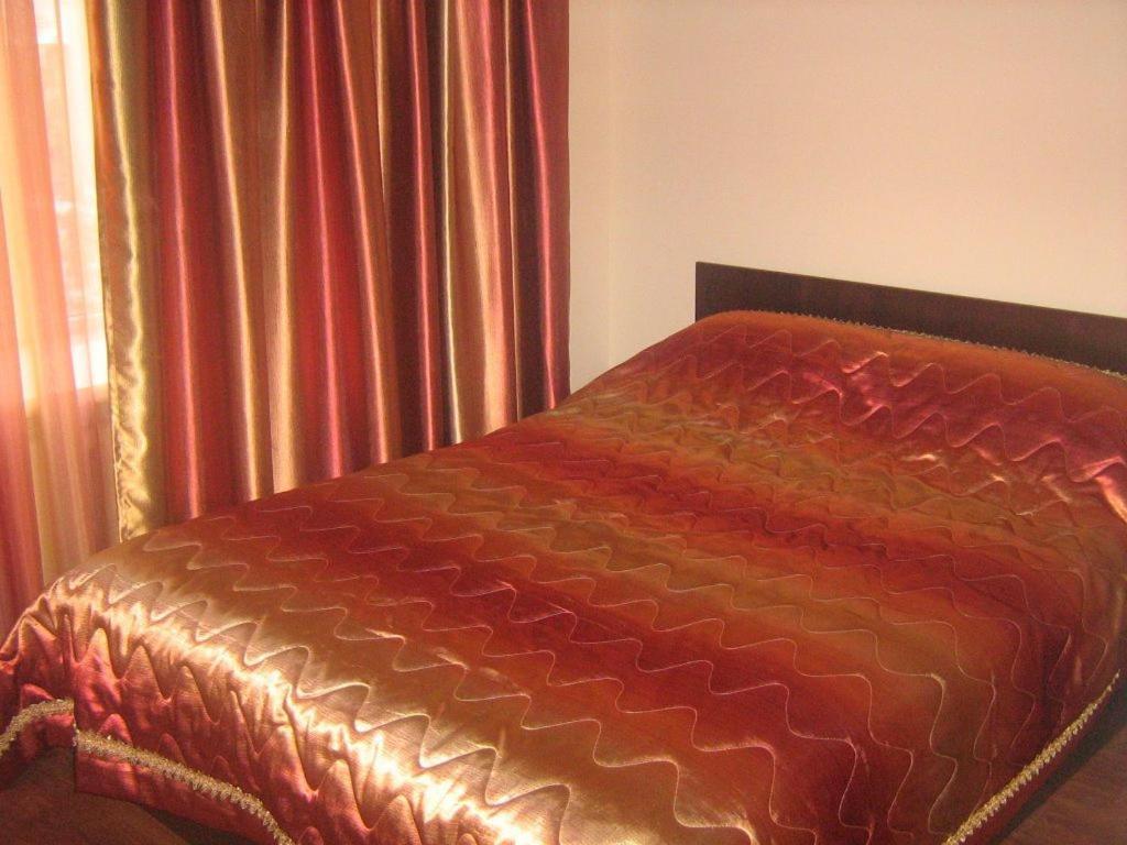 Kausar Hotel Алма Ата Стая снимка