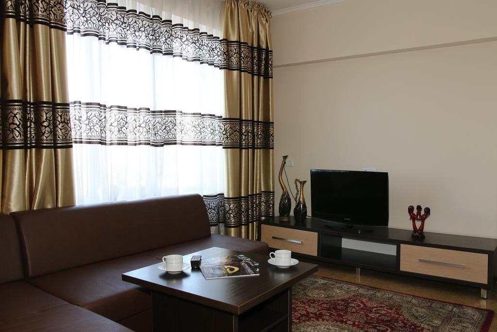 Kausar Hotel Алма Ата Стая снимка